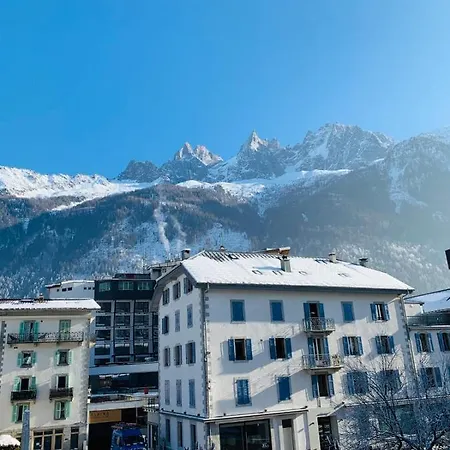 Or Near The Slopes Mont Blanc * シャモニー
