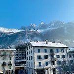Or Near The Slopes Mont Blanc * 霞慕尼