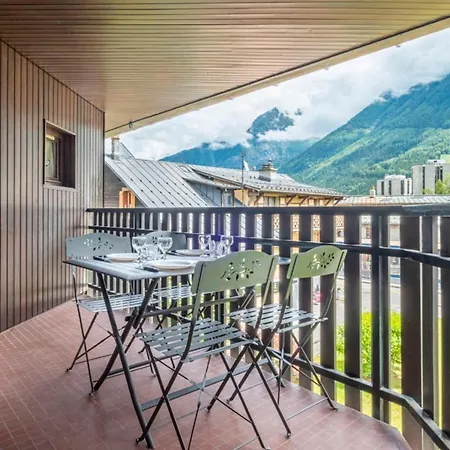 Or Near The Slopes Mont Blanc * 霞慕尼