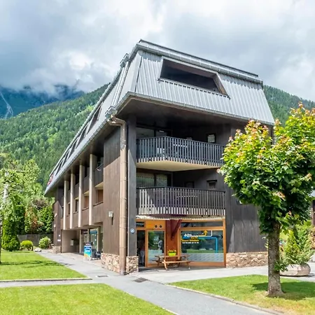 Or Near The Slopes Mont Blanc * 霞慕尼